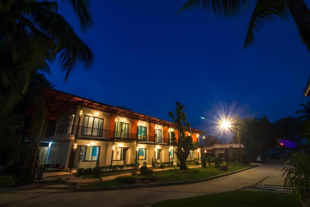 Seesea Resort Сатун Екстериор снимка