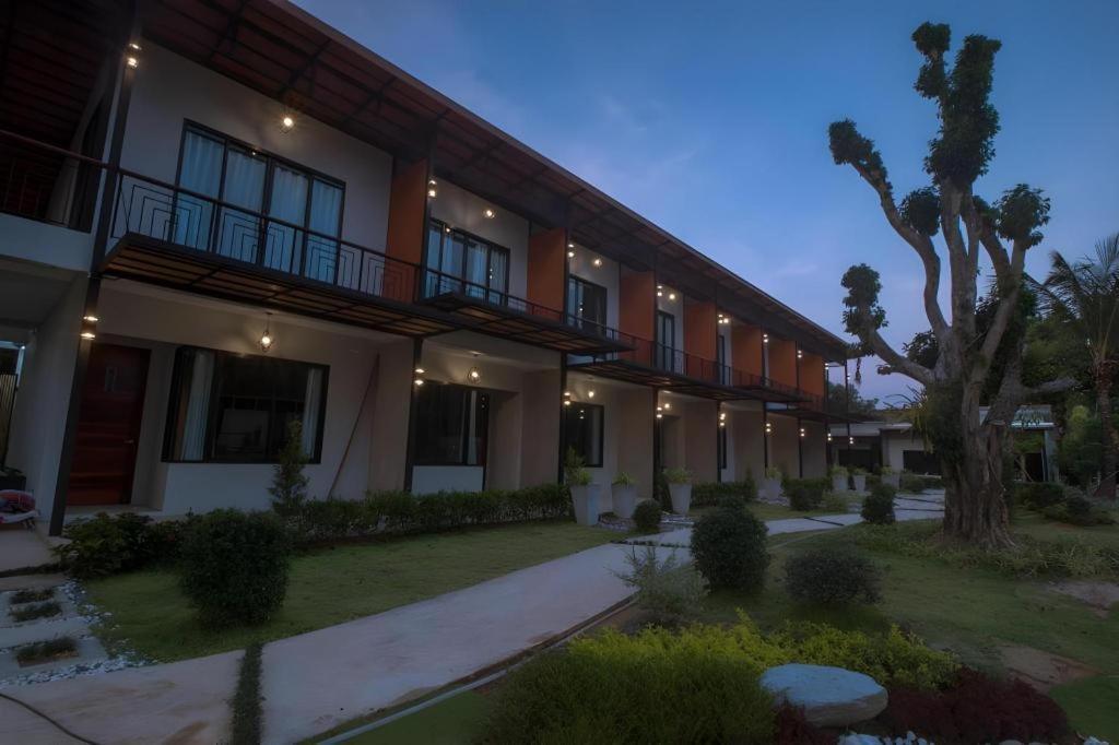 Seesea Resort Сатун Екстериор снимка