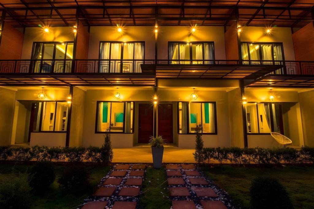 Seesea Resort Сатун Екстериор снимка